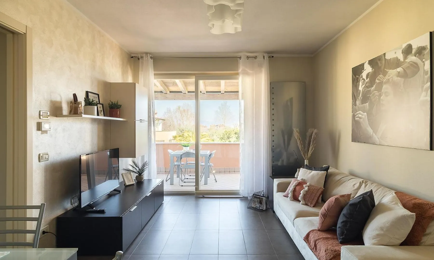 Montecarlo Charme Apartment سيرمِيوني